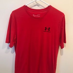 Men’s med loose fit Under Armour Tee